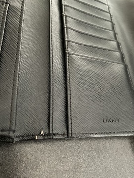 Czarny portfel