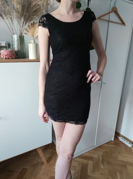 Sukienka czarna koronkowa mini cropp