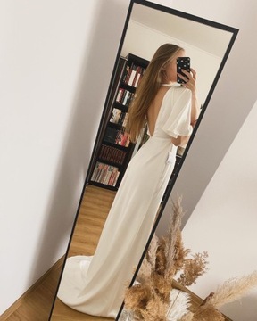 Piękna suknia ślubna asos xs Biała z rozporkiem