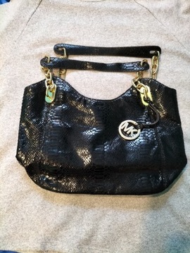 Torebka  Michael  Kors  -  Lilly  Black  -  469 zł