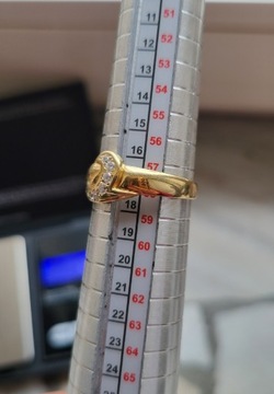 Śliczny złoty pierścionek 585 