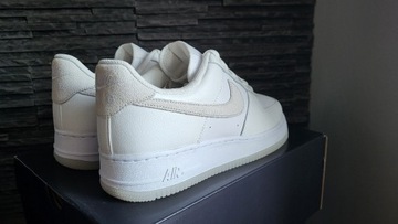 Nowe buty Nike Air Force 1 '07 LV8, białe, rozmiar 42,5