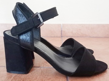 Sandałki damskie czarne błyszczące klocek Jenny Fairy CCC roz. 40 25,5 cm