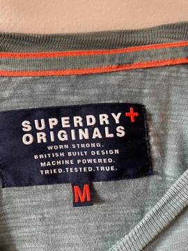 T-shirt SuperDry M z kieszonką