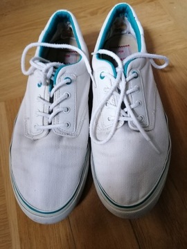 Buty LACOSTE białe. Rozmiar 42