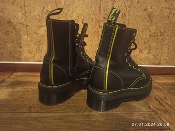 Glany Dr. Martens