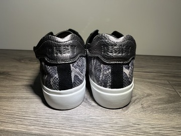 Buty sneakersy DKNY 37,5