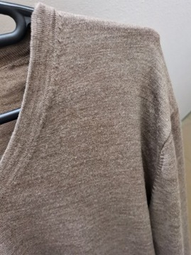 Sweter Uniqlo 100% wełna beżowy męski 40 L bdb 