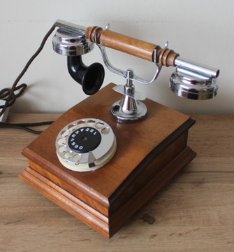 Старый деревянный телефон граф старинный PRL vintage