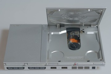 PlayStation 2 Silver SCPH 70004, głośna, sprawna