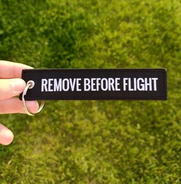 HAFTOWANY BRELOK REMOVE BEFORE FLIGHT (CZARNY)