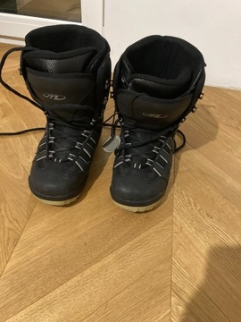 BUTY SNOWBOARDOWE - 42 (= 41)