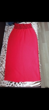 Czerwona długa spódnica 