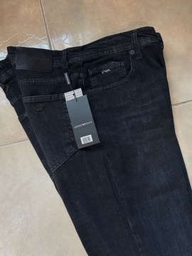 Czarne jeansy Emporio Armani Regular Fit