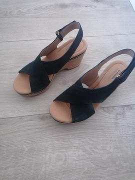 Buty sandały na koturnie CLARKS granatowe 41