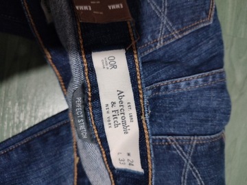 Nowe spodnie jeansowe Abercrombie & Fitch 24/33 