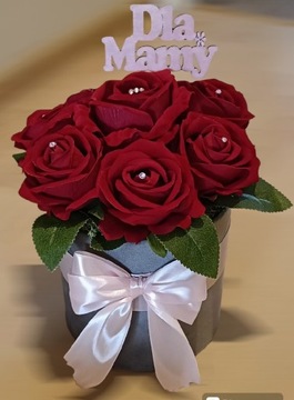 Flower Box na dzień Mamy z 8 welurowych róż