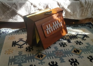 Shruti box instrument