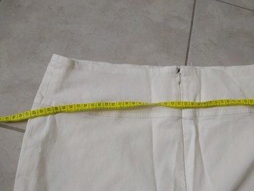 Biała spódnica r. 36/38 dl. 57cm