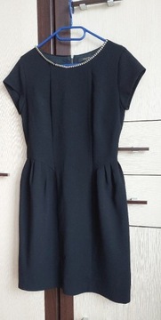 Sukienka elegancka Reserved 38 M  mała czarna
