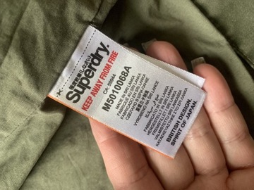 Superdry wojskowa kurtka z naszywkami r L