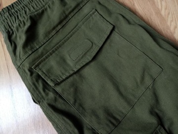 Spodnie typu cargo khaki Zara