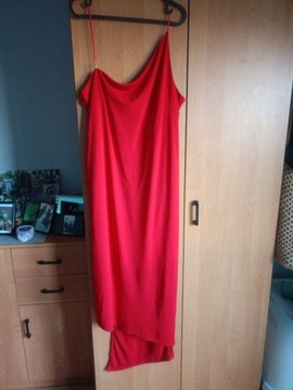 Sukienka czerwona na ramiączkach 