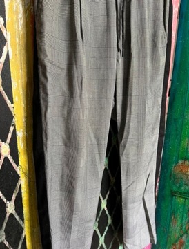 Eleganckie spodnie w kratkę z lampasem H&M Divided