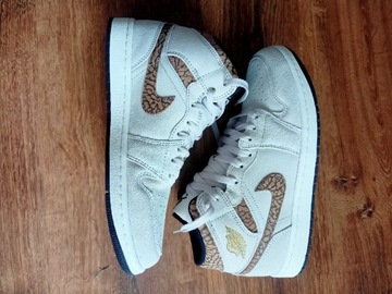 NOWE ORYGINALNE Buty Nike Air Jordan 1 mid SE