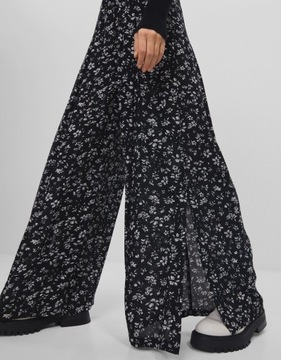 Bershka czarne spodnie w kwiaty szerokie luźne S