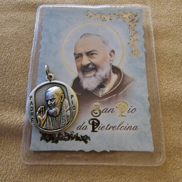 Ojciec Pio medalion relikwia ex indumentis duży 