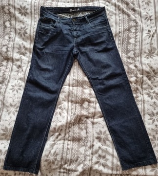 Spodnie jeansy Cropp