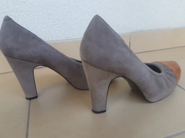 Wysokie zamszowe czółenka NINE WEST rozm 41.