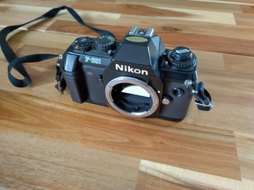 Aparat Nikon F-301