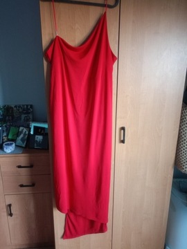Sukienka czerwona na ramiączkach 