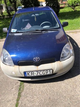 Toyota yaris 1 1.0 benzyna rok produkcji 2000