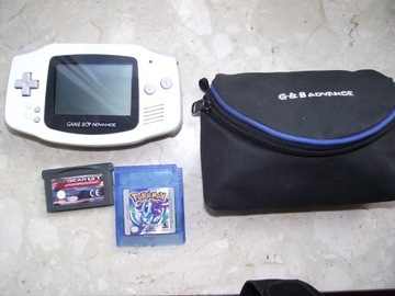 GameBoy Advance +2 gry +pokrowiec