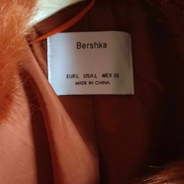 Futerko sztuczne krótkie Bershka