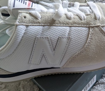 Wygodne buty New Balance w stylu retro sportowym