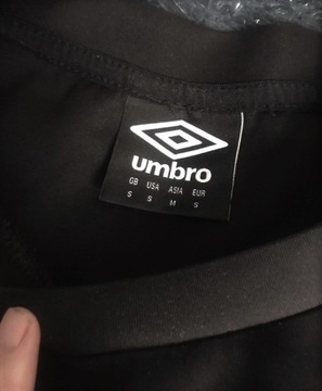 Optycznie wyszczuplająca długa bluza Umbro S