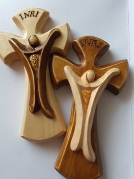 Krzyż scienny,,  ręczna praca drewno, parapetówka