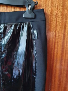 Czarna ołówkowa spódnica Love Moschino - nowa