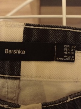 Spodnie dżinsowe firmy Bershka r.zmiar EUR 40
