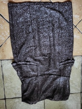 Sukienka brokatowa czarno-srebrna z baskinką 