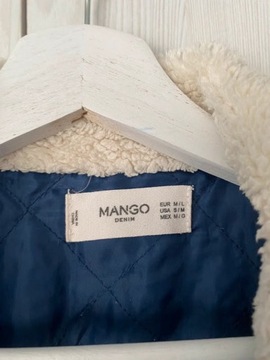 Jeansowa kurtka z futerkiem na kołnierzu Mango M/L