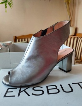 Buty na obcasie skórzane EKSBUT r38 nowe