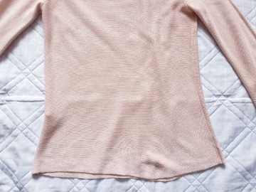 Różowy sweter z błyszczącą nitką Reserved S/M