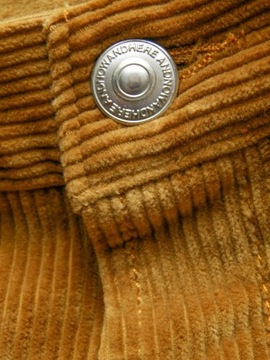 Sandro spodnie chino ze sztruksu aksamitnego 