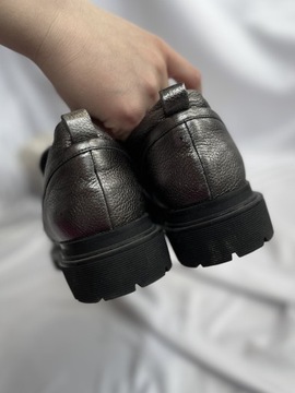 Antracytowe metaliczne buty loafersy Baldinini 38