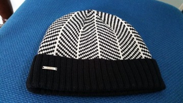 OKAZJA czapka jesienno-zimowa Calvin Klein M/L